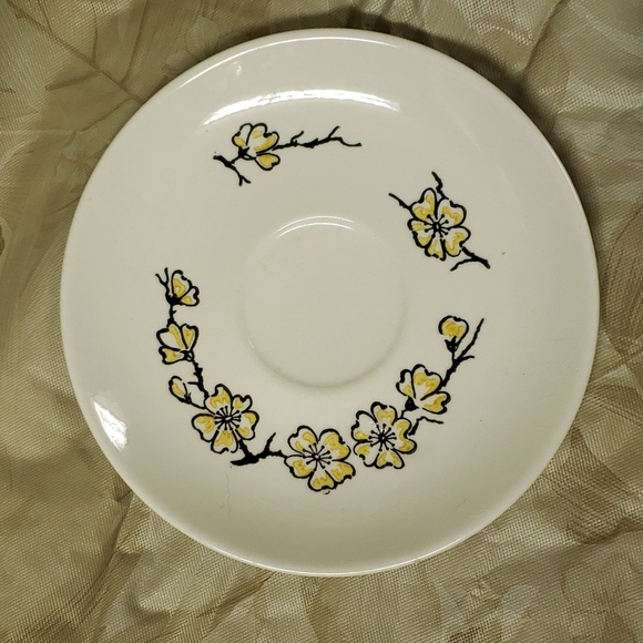 Mid-century Vintage Stetson Pottery Yellow Dogwood Blossom Dishes 4-piece Set - Picture 9 of 10
